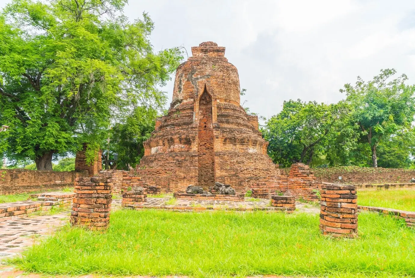 Schöne alte historische Architektur von Ayutthaya in Thailand